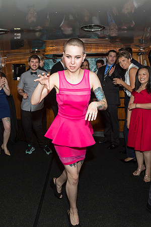 1073